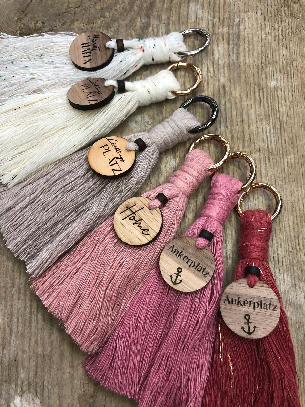 Tassel  Quaste personalisierter Schlüsselanhänger mit Holzanhänger –  Einklangdesign